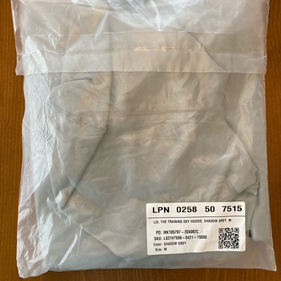 Fabletics Training Day Hoodie NWT - Picture 4 of 9